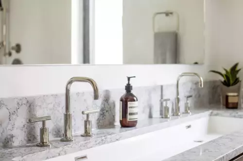 Bathroom vanity in granite